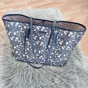 Michael Kors Large Jet Set Travel Carryall Tote Navy Blue & White Floral Bag